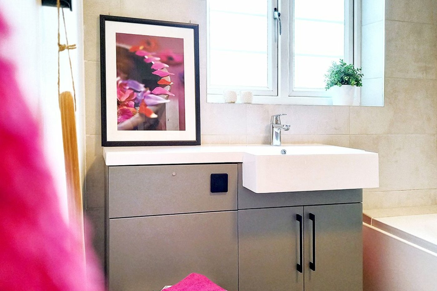 2 bedroom property for sale in London | Robinson Jackson