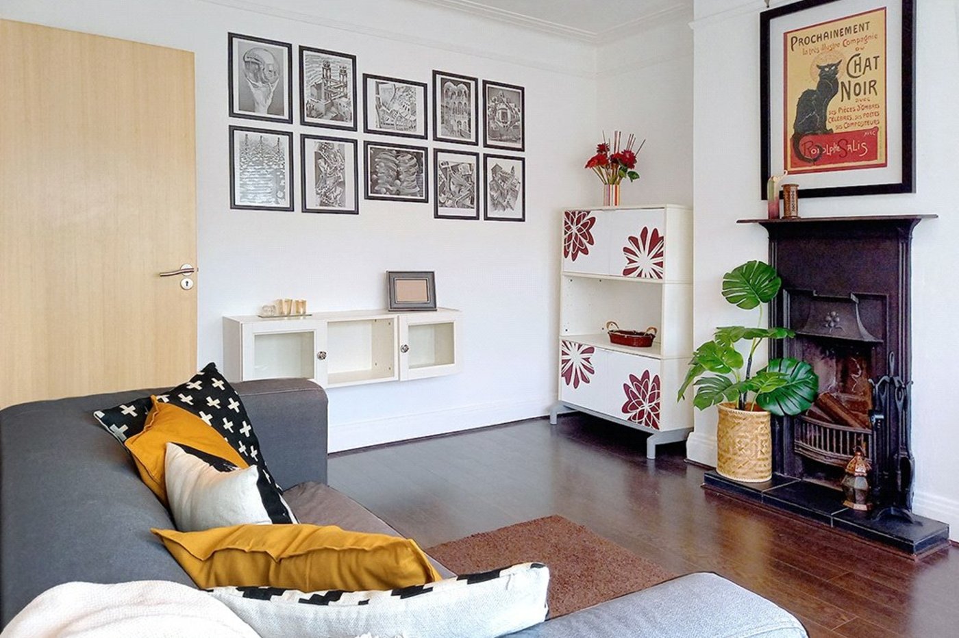 2 bedroom property for sale in London | Robinson Jackson