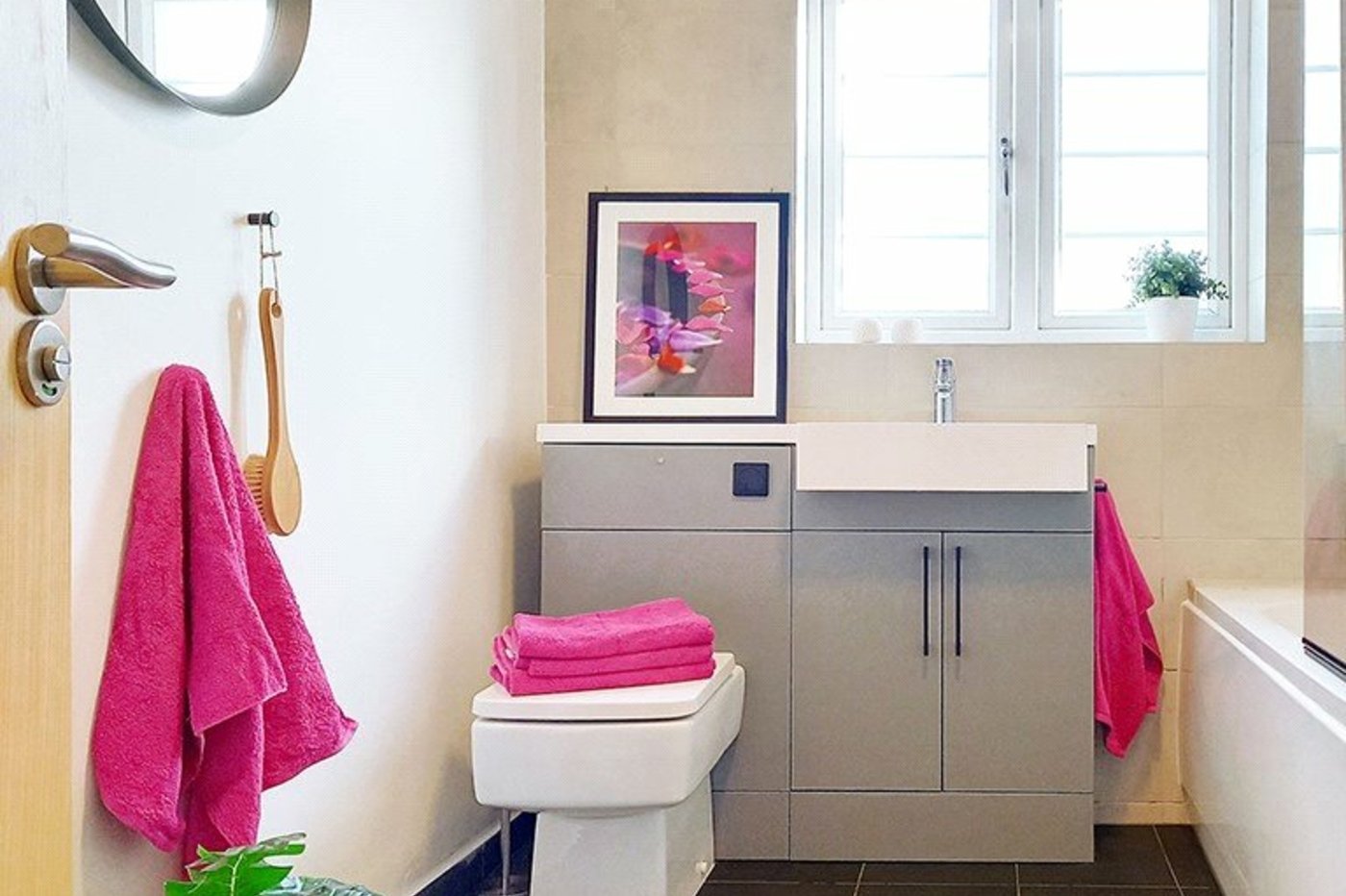 2 bedroom property for sale in London | Robinson Jackson