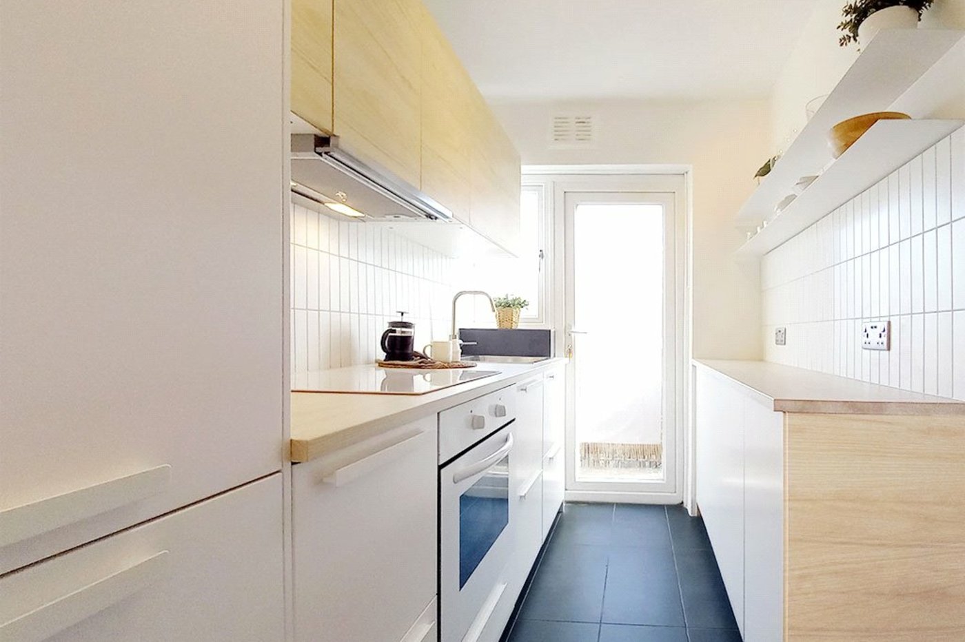 2 bedroom property for sale in London | Robinson Jackson