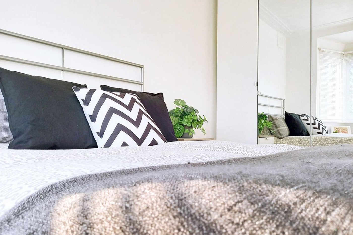 2 bedroom property for sale in London | Robinson Jackson