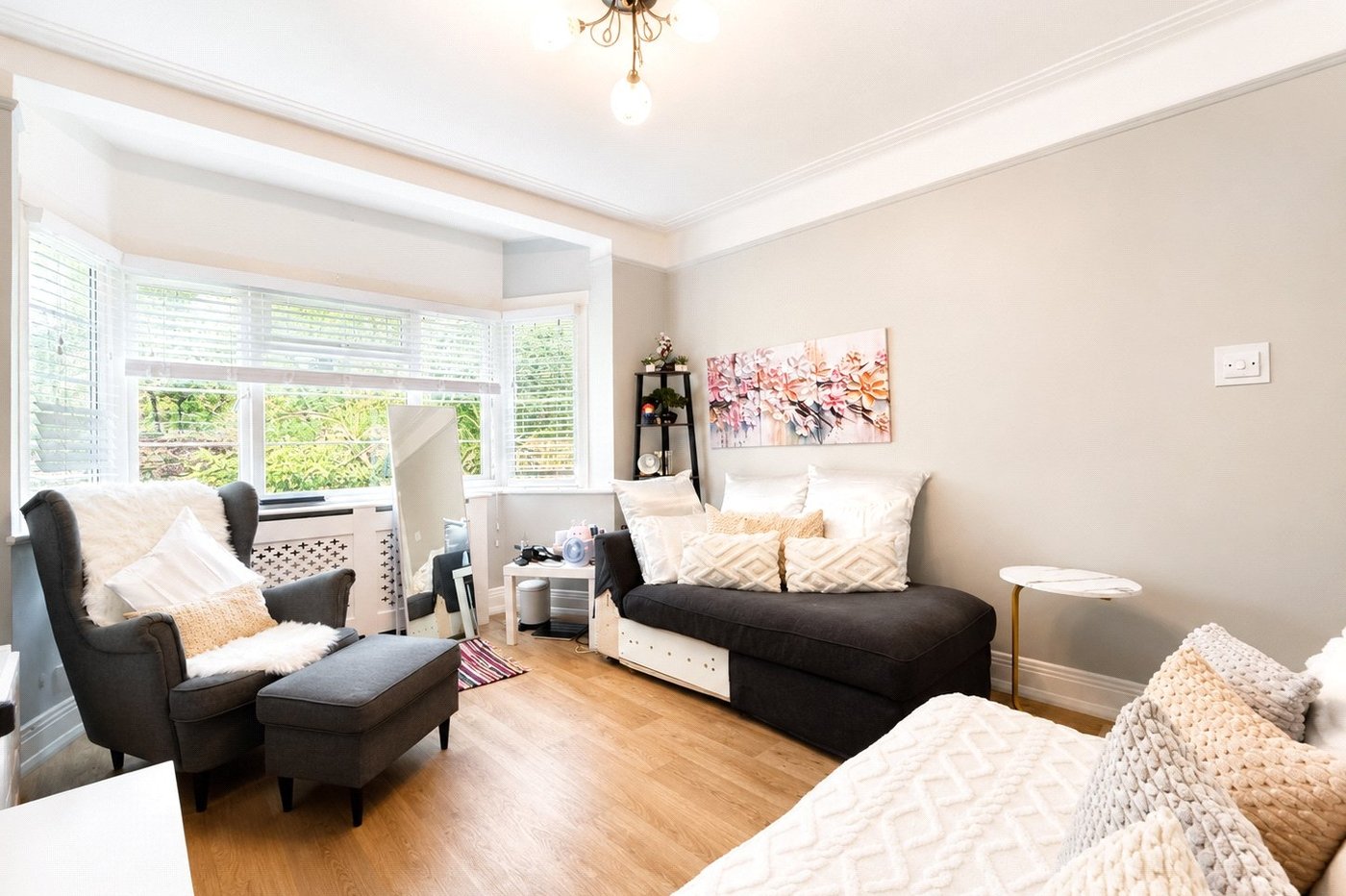 2 bedroom property for sale in London | Robinson Jackson