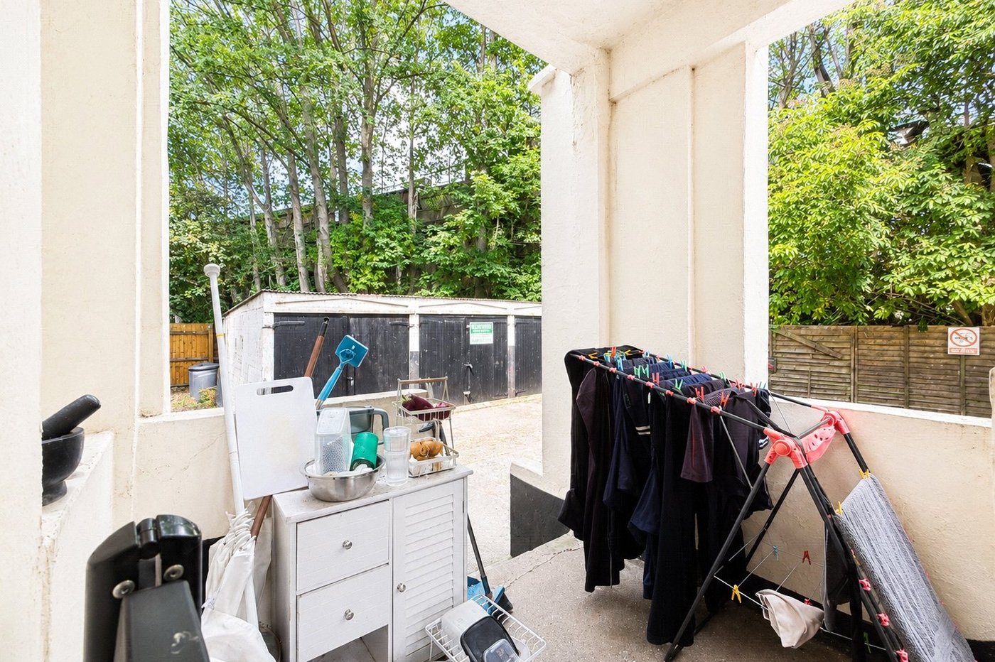 2 bedroom property for sale in London | Robinson Jackson