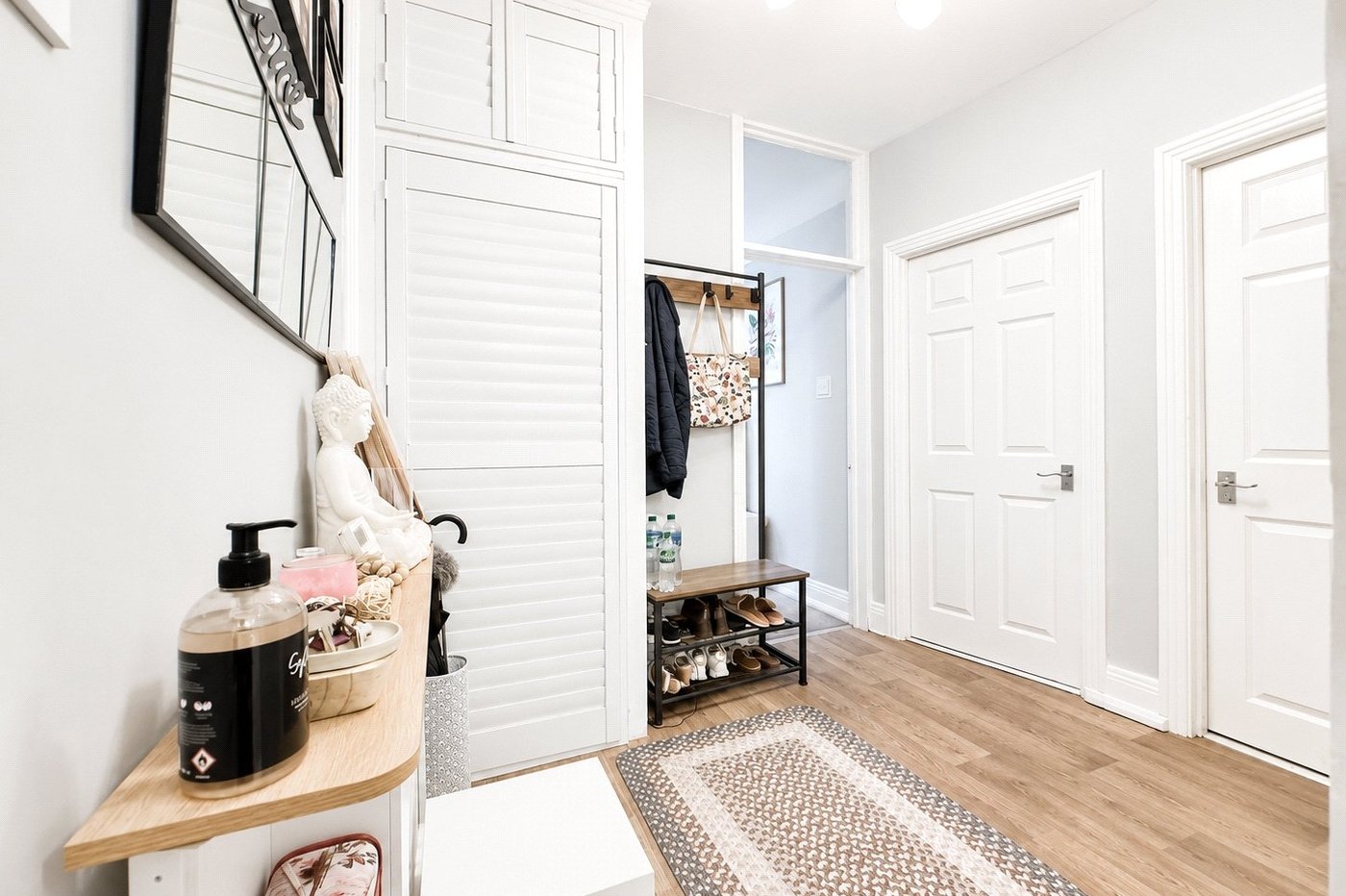 2 bedroom property for sale in London | Robinson Jackson