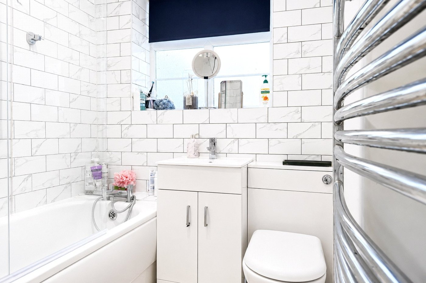 2 bedroom property for sale in London | Robinson Jackson