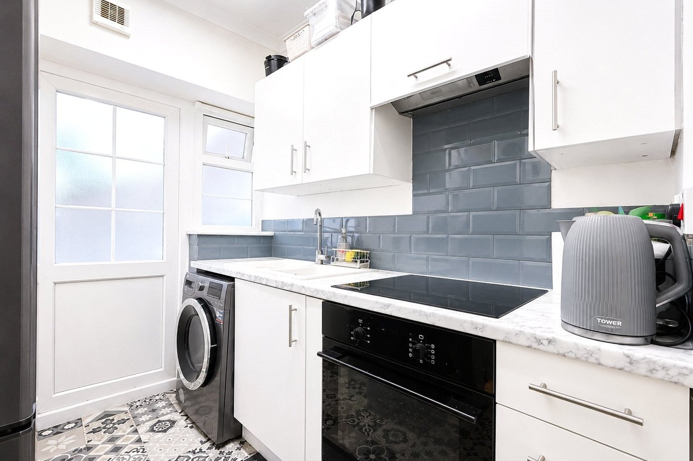 2 bedroom property for sale in London | Robinson Jackson