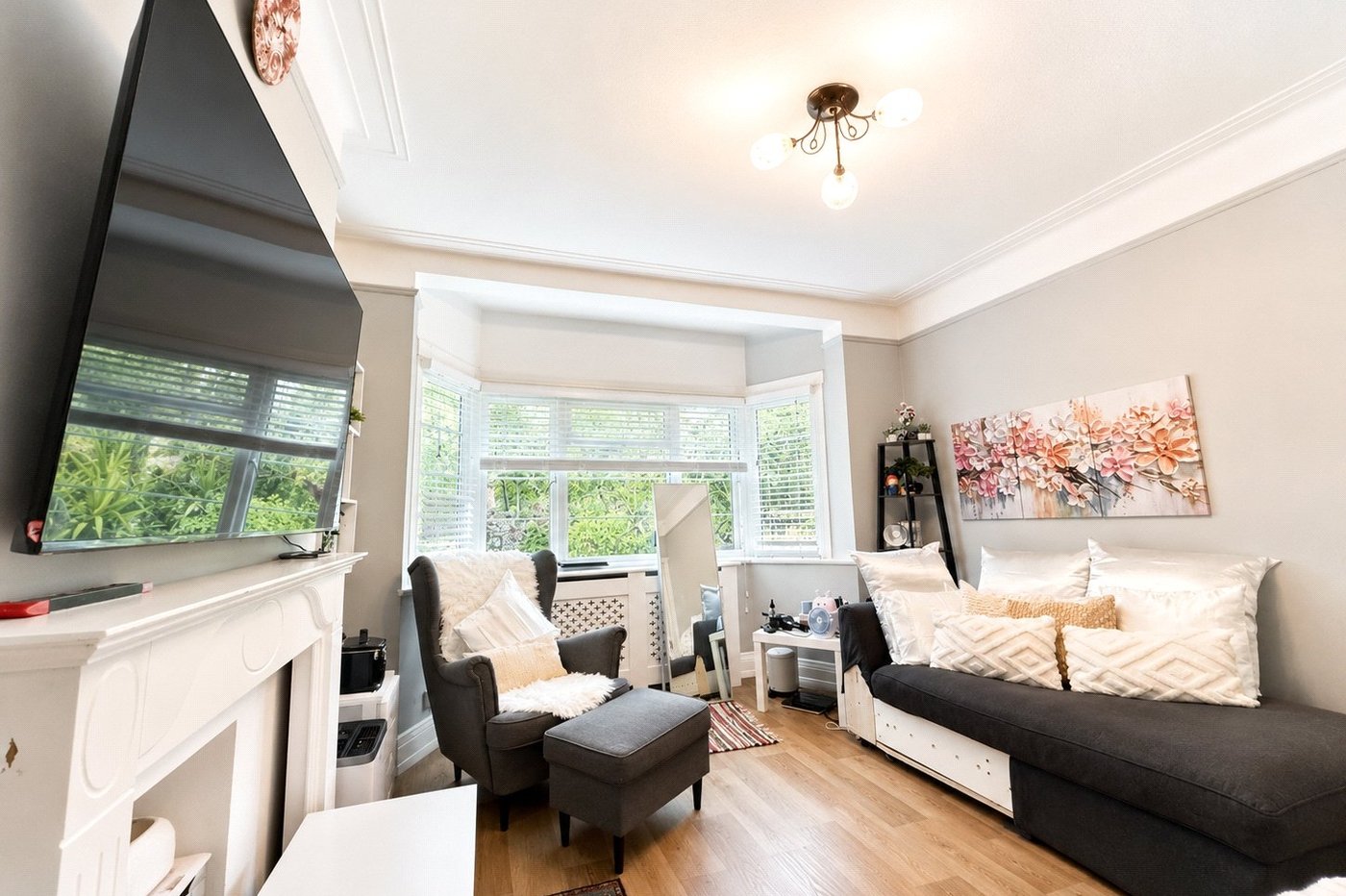 2 bedroom property for sale in London | Robinson Jackson