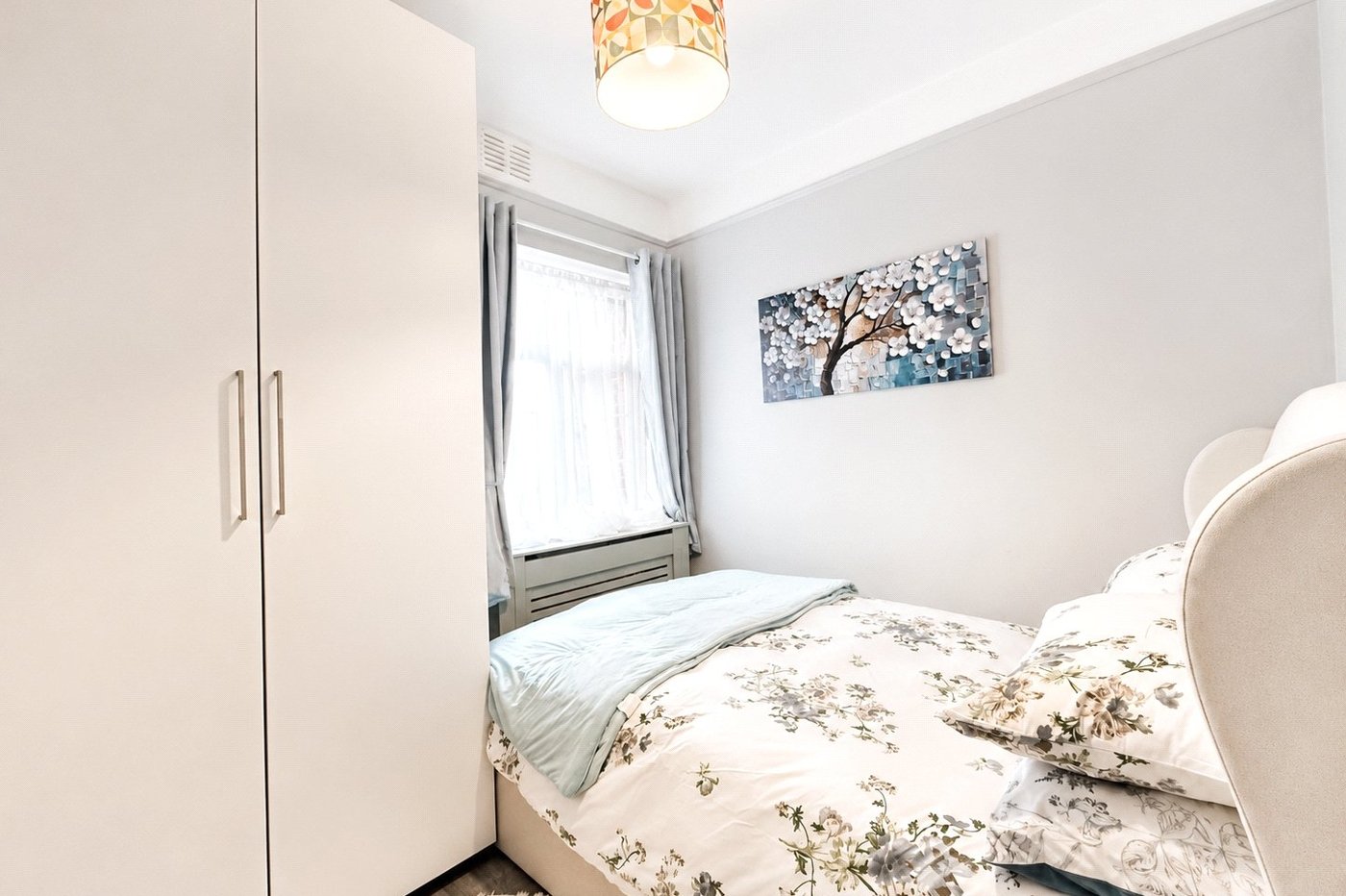 2 bedroom property for sale in London | Robinson Jackson