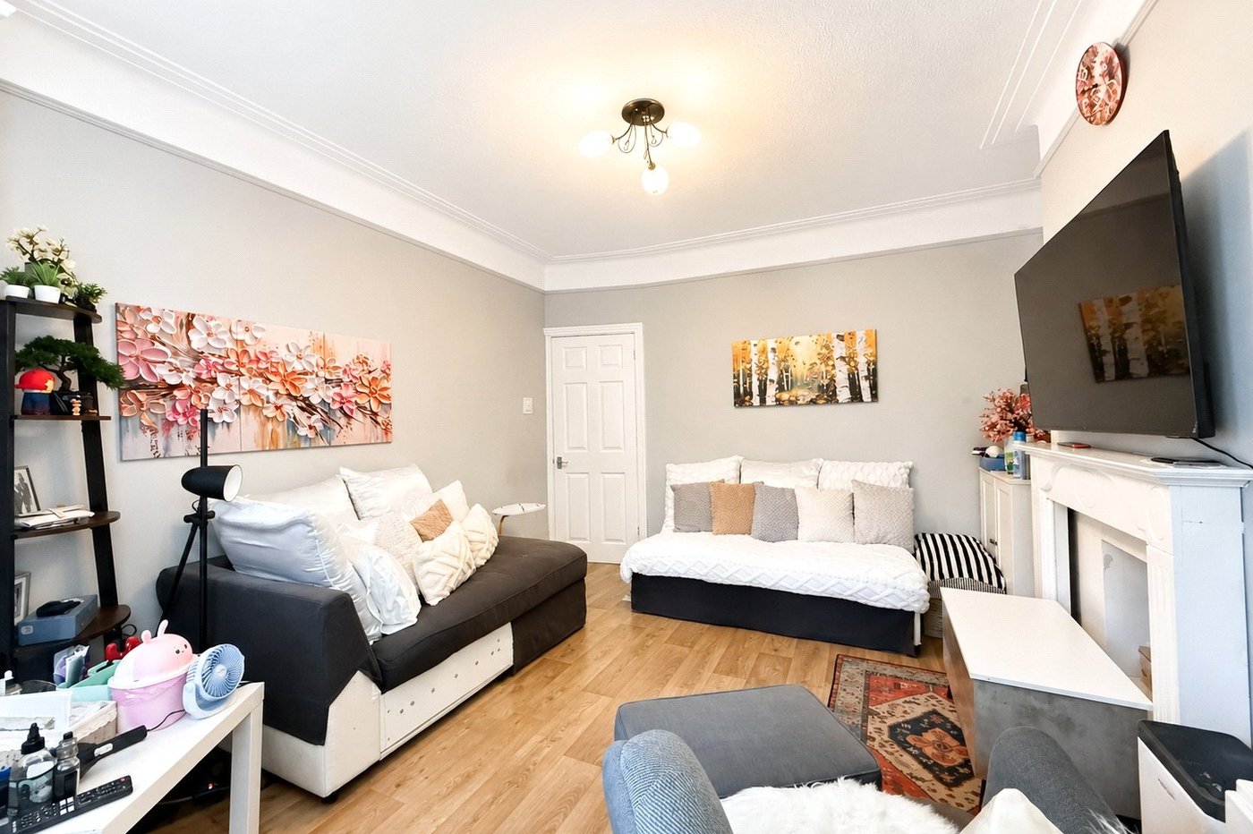 2 bedroom property for sale in London | Robinson Jackson