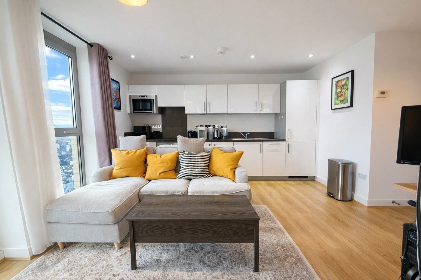 1 bedroom property for sale in London | Robinson Jackson