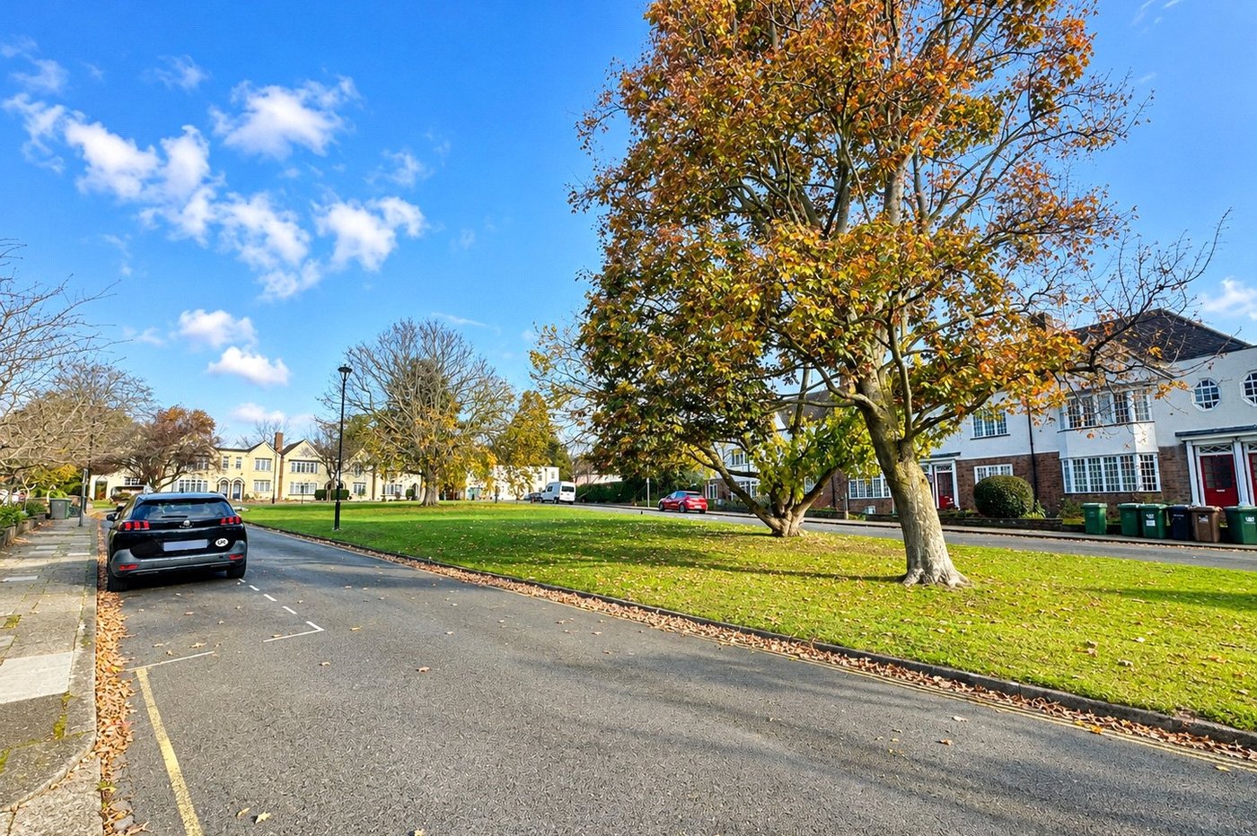2 bedroom property for sale in London | Robinson Jackson