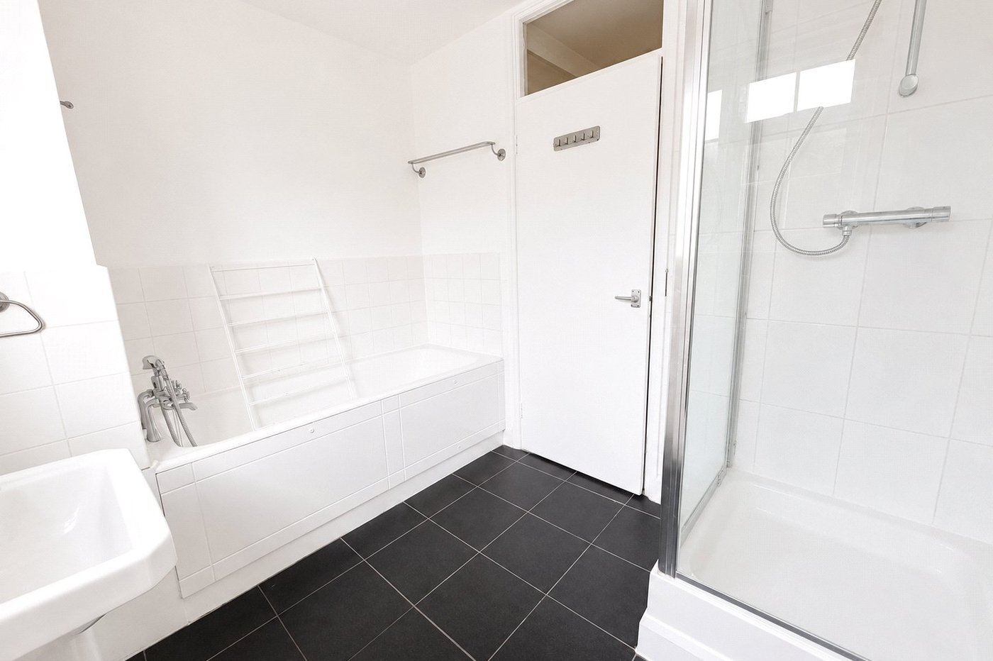 2 bedroom property for sale in London | Robinson Jackson
