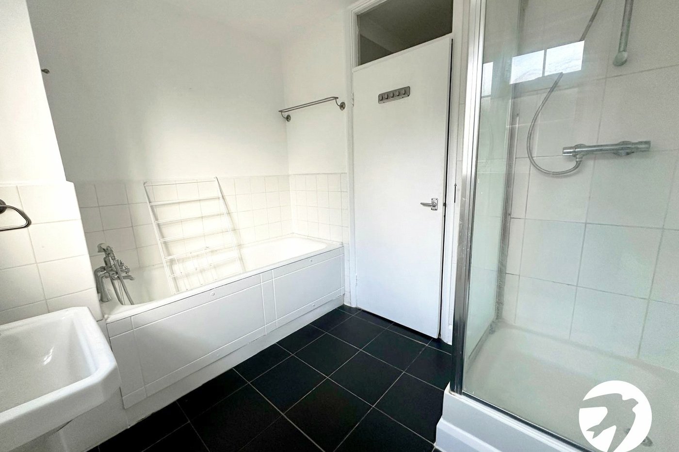 2 bedroom property for sale in London | Robinson Jackson