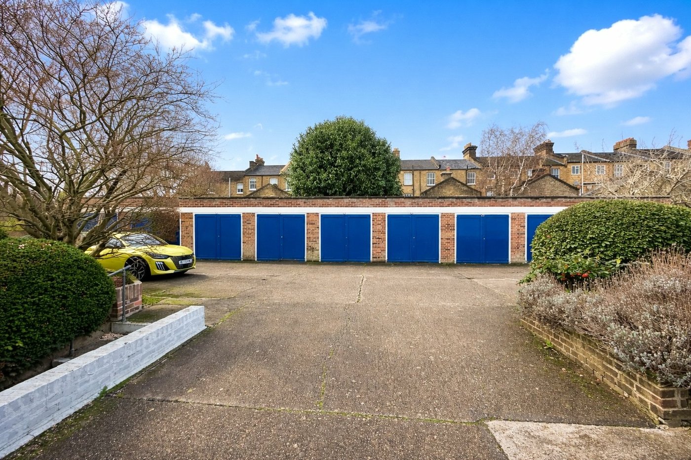 2 bedroom property for sale in London | Robinson Jackson