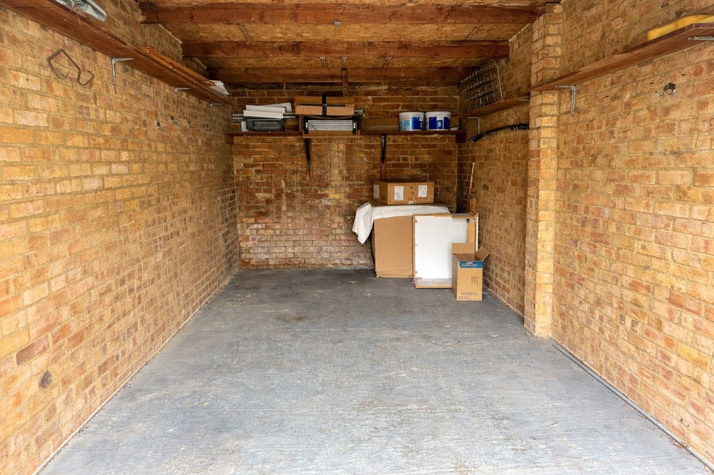 2 bedroom property for sale in London | Robinson Jackson