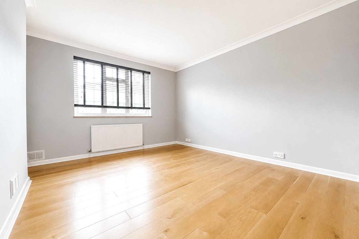 2 bedroom property for sale in London | Robinson Jackson