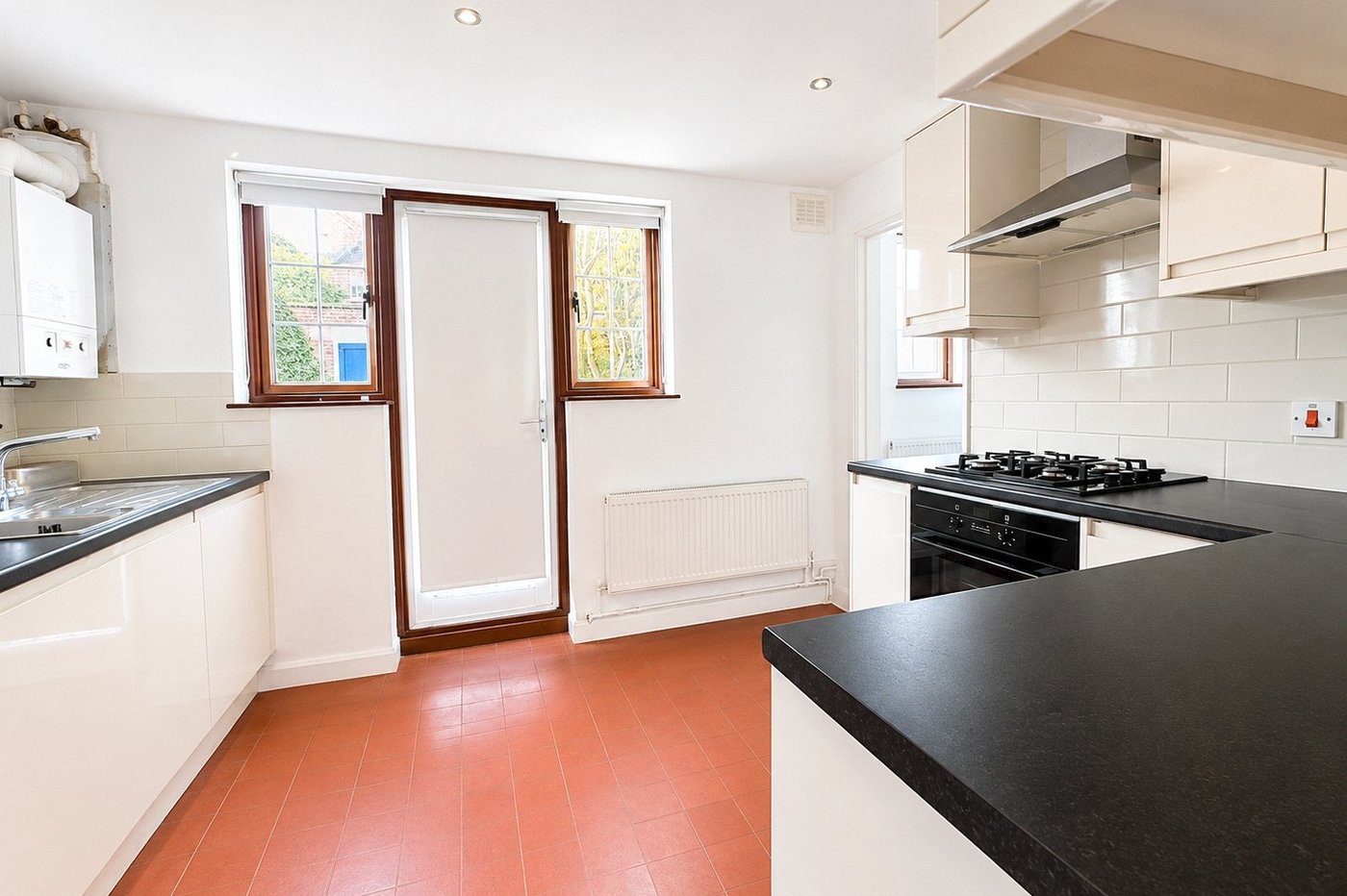 2 bedroom property for sale in London | Robinson Jackson