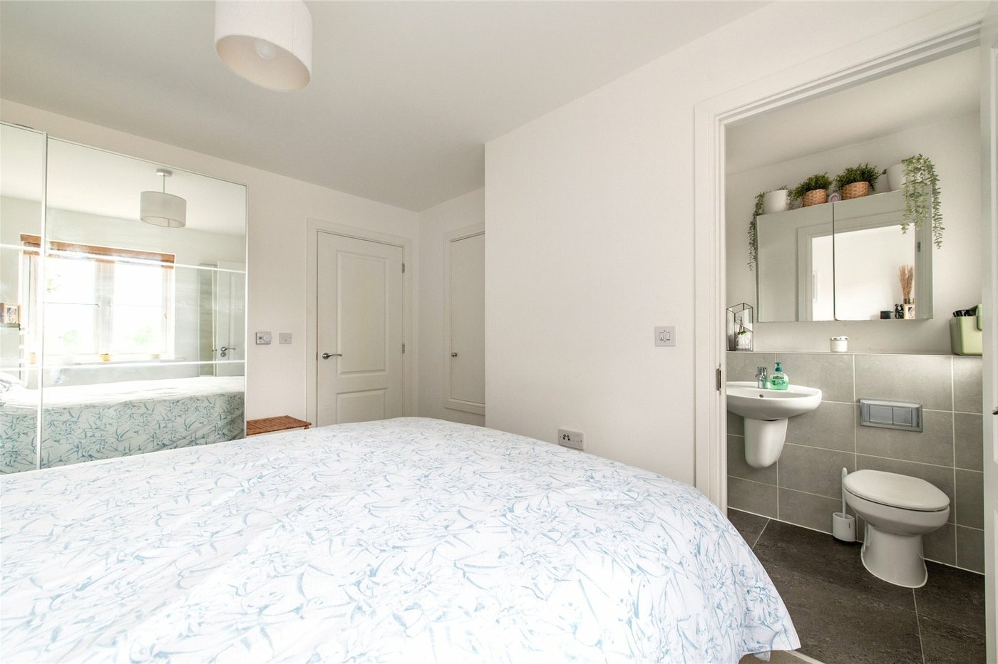 2 bedroom house for sale in Gravesend | Robinson Michael & Jackson