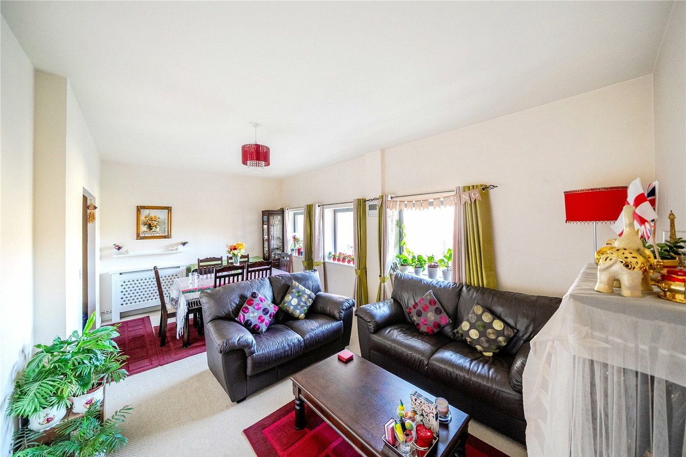 2 bedroom property for sale in  | Robinson Jackson