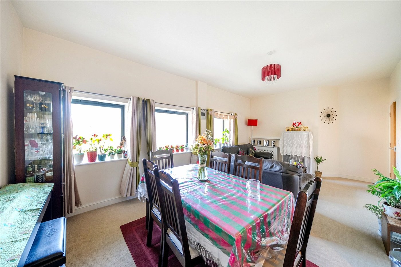 2 bedroom property for sale in  | Robinson Jackson