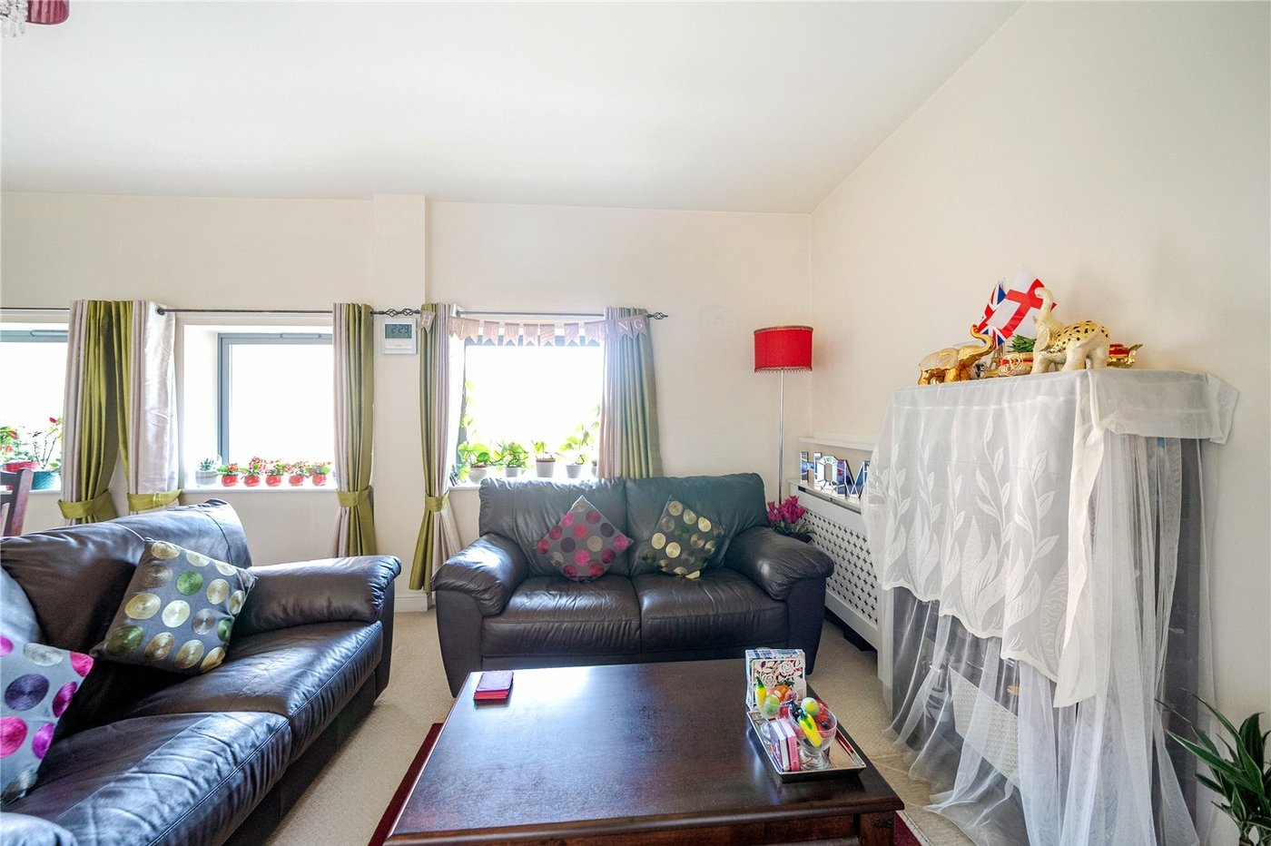 2 bedroom property for sale in  | Robinson Jackson