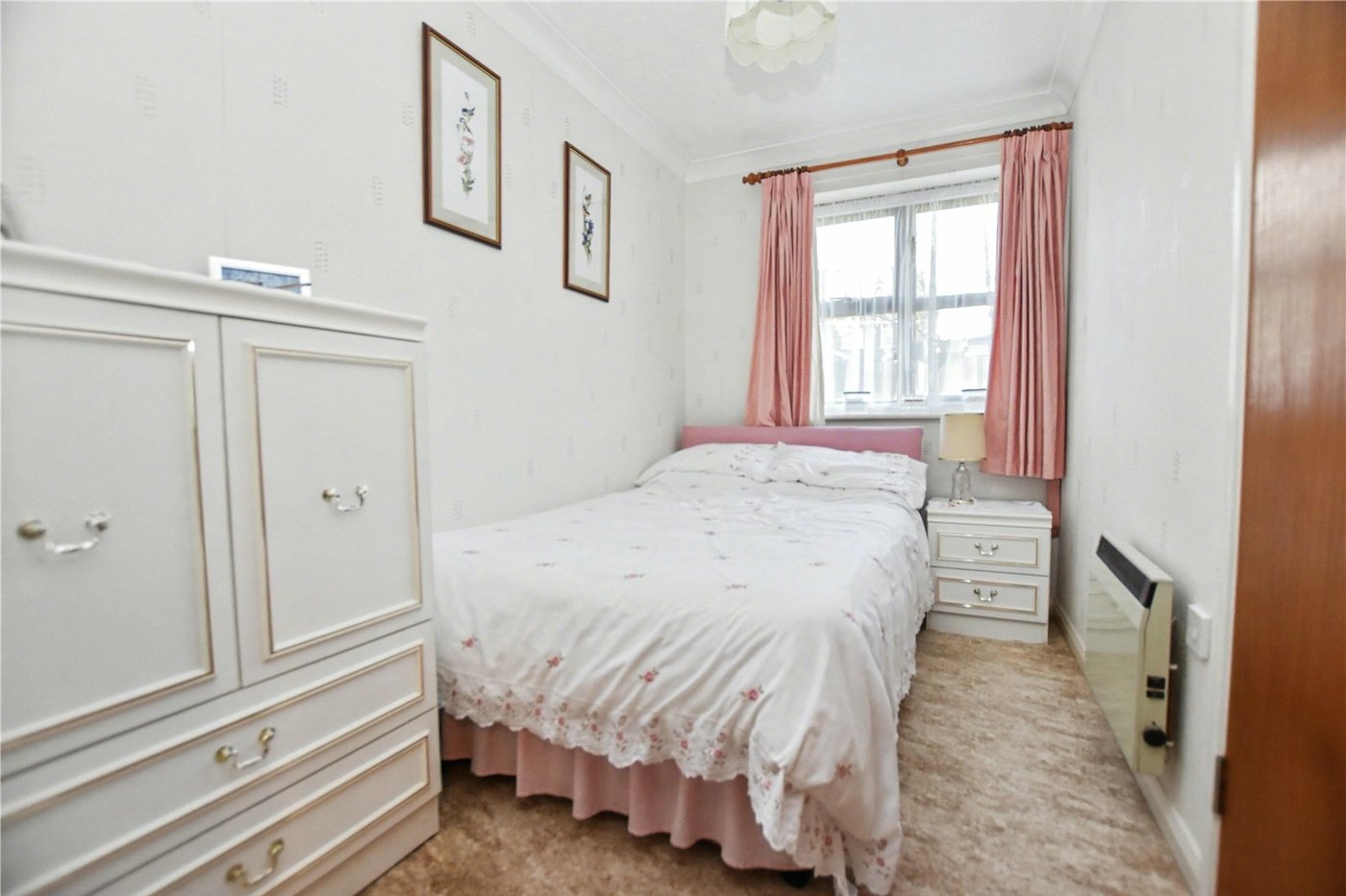 2 bedroom property for sale in Crayford | Robinson Jackson