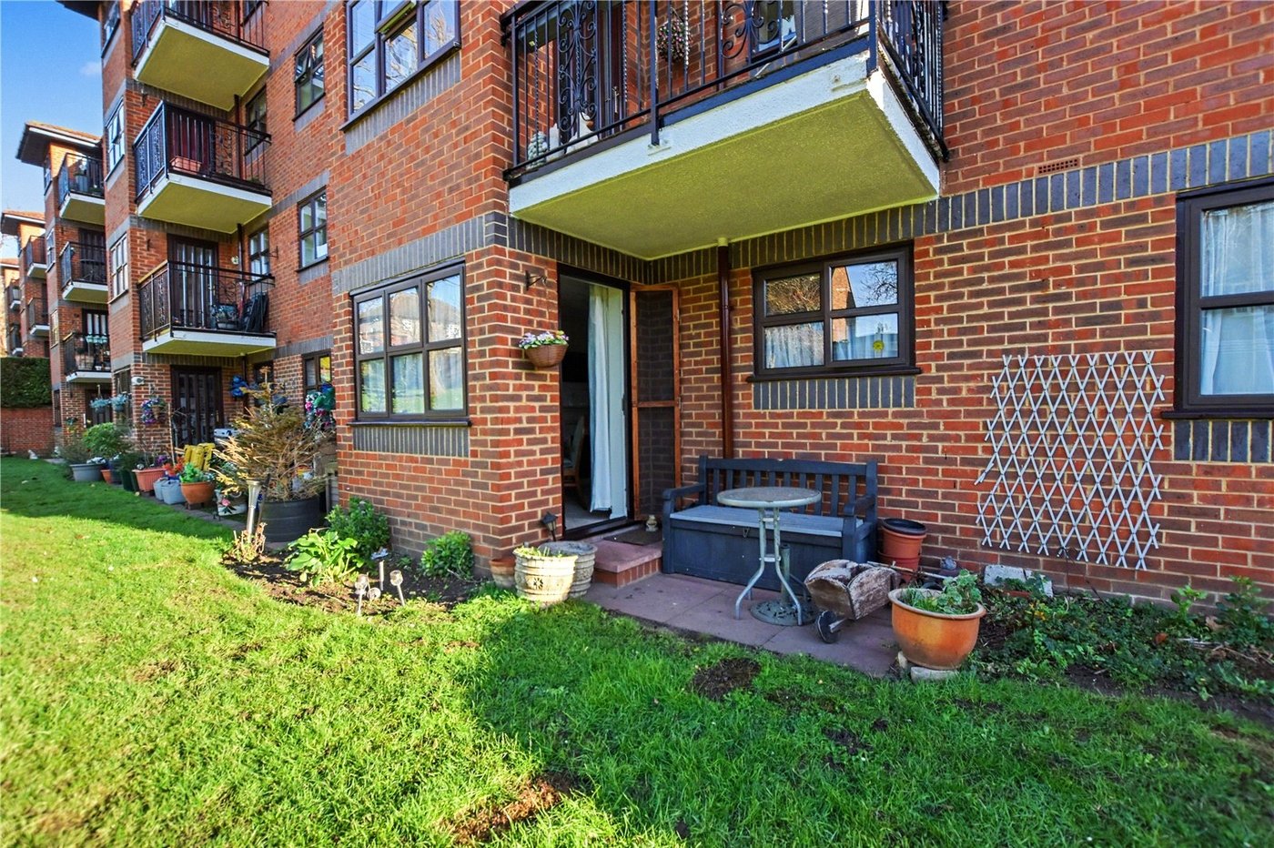 2 bedroom property for sale in Crayford | Robinson Jackson
