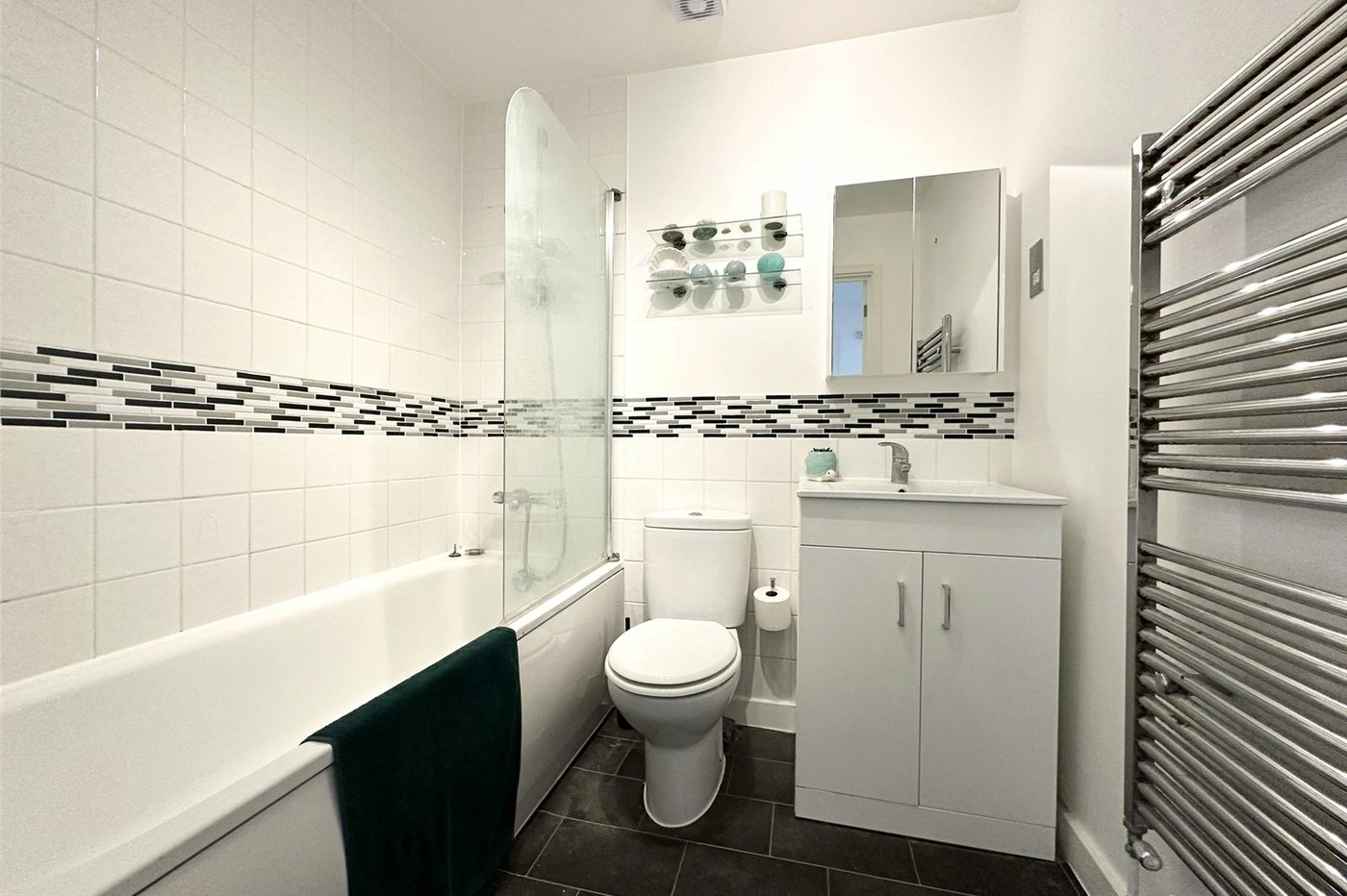 1 bedroom property for sale in Greenhithe | Robinson Jackson