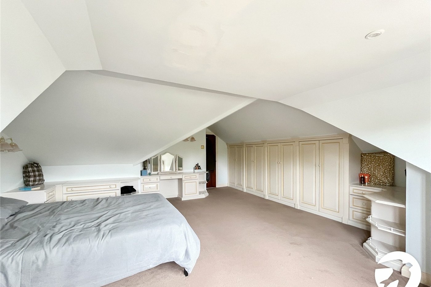 4 bedroom bungalow for sale in Newington | Robinson Michael & Jackson