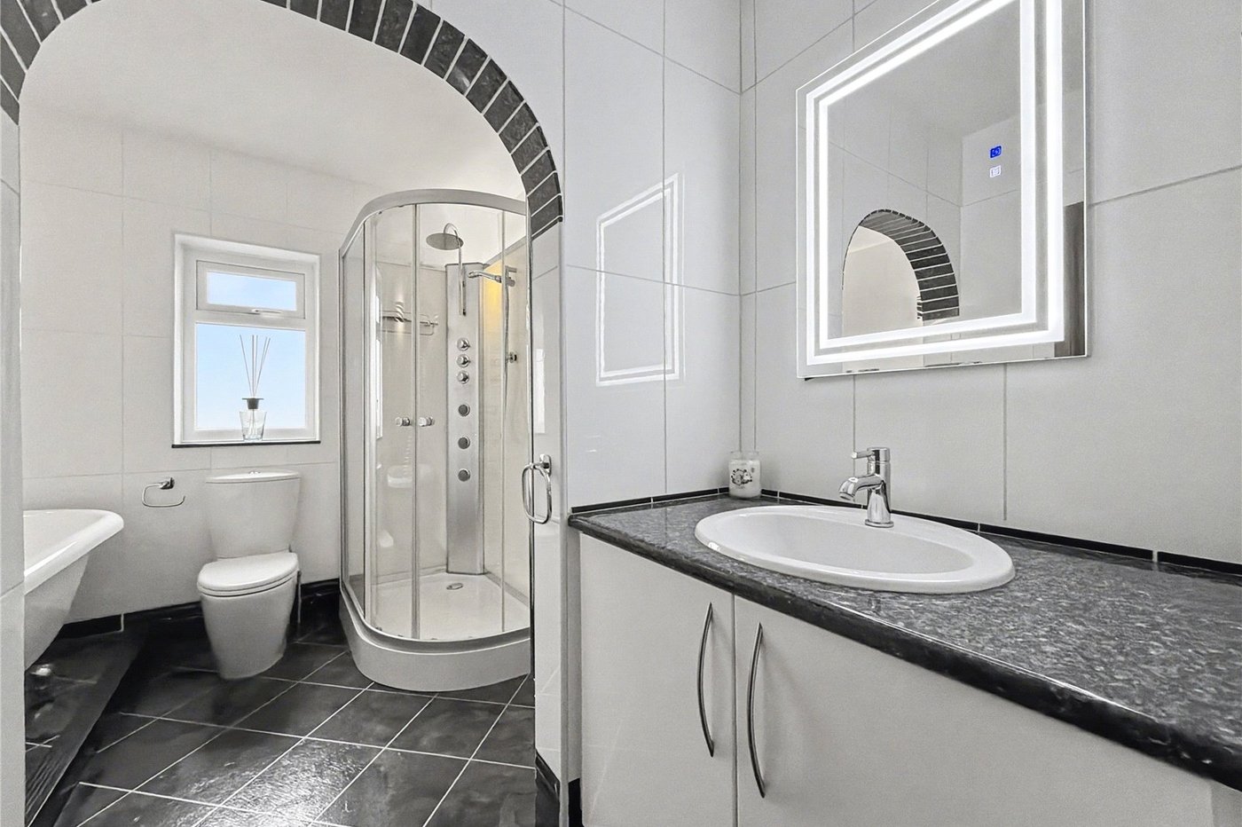 4 bedroom bungalow for sale in Newington | Robinson Michael & Jackson