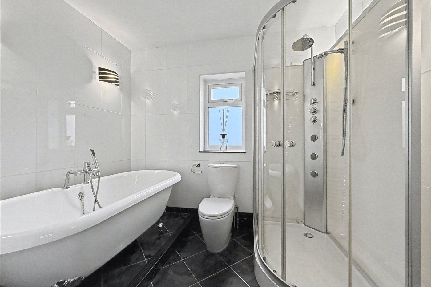 4 bedroom bungalow for sale in Newington | Robinson Michael & Jackson