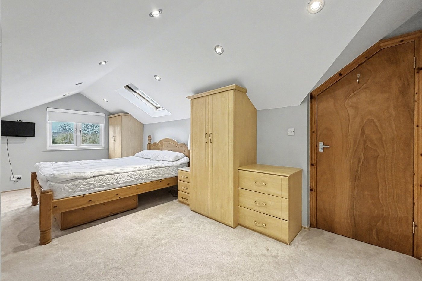 4 bedroom bungalow for sale in Newington | Robinson Michael & Jackson