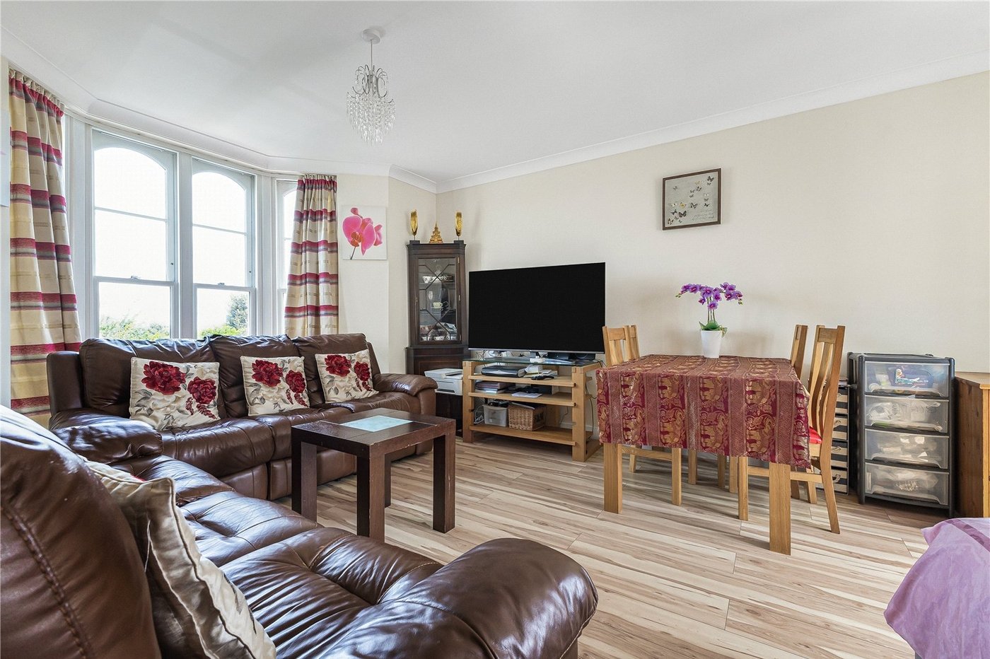 2 bedroom property for sale in Northfleet | Robinson Michael & Jackson
