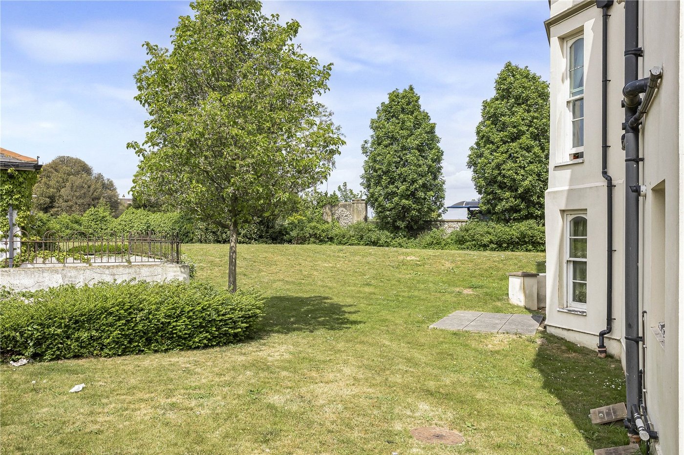 2 bedroom property for sale in Northfleet | Robinson Michael & Jackson