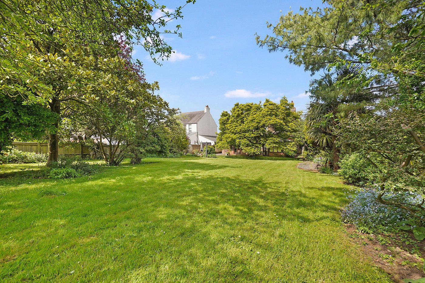 4 bedroom house for sale in Rainham | Robinson Michael & Jackson