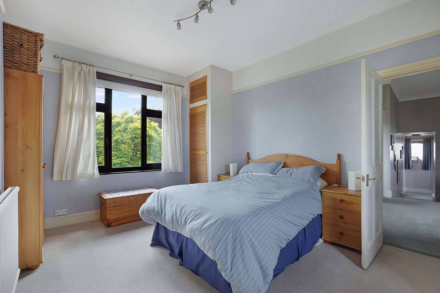 4 bedroom house for sale in Rainham | Robinson Michael & Jackson