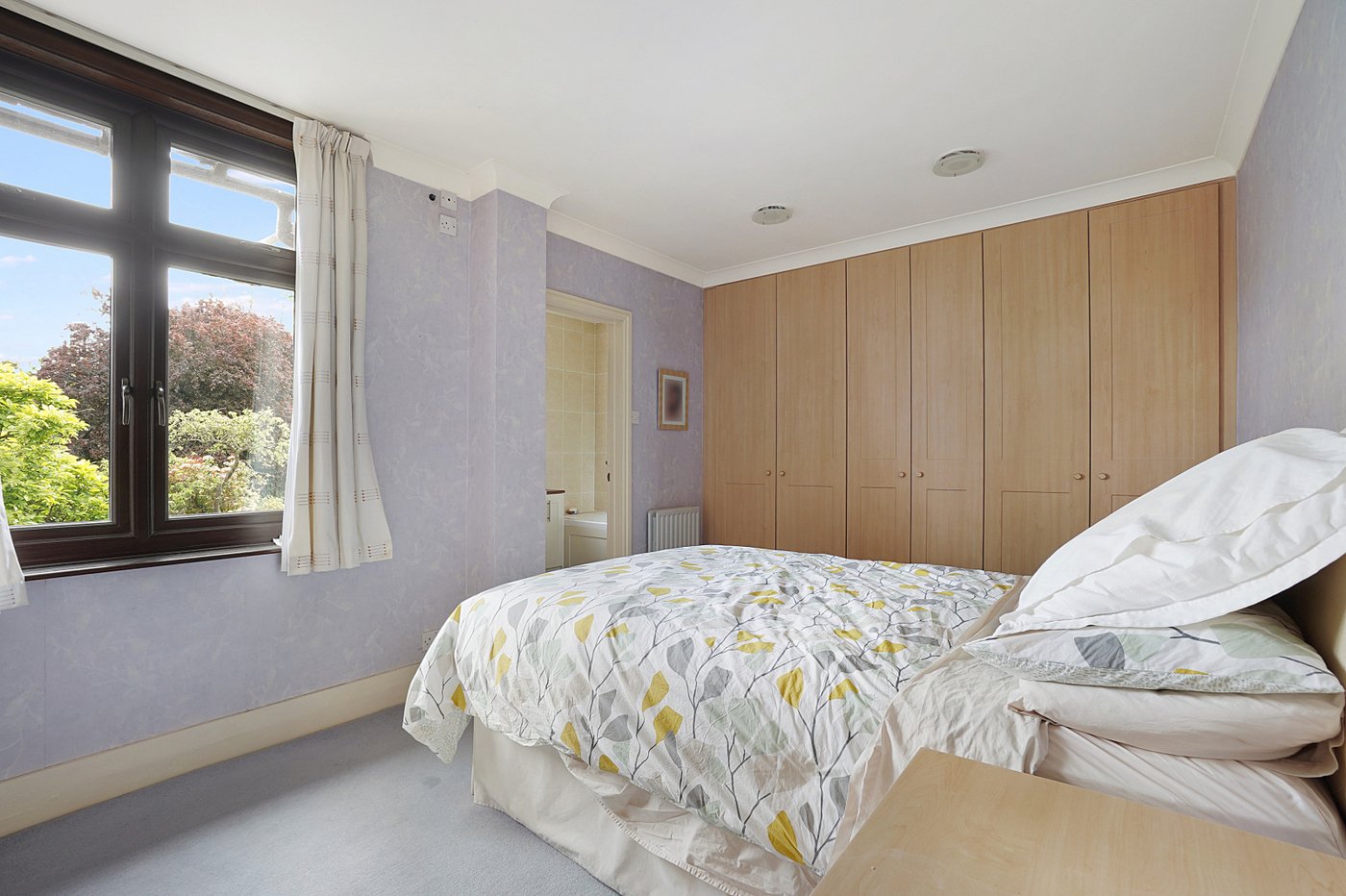 4 bedroom house for sale in Rainham | Robinson Michael & Jackson