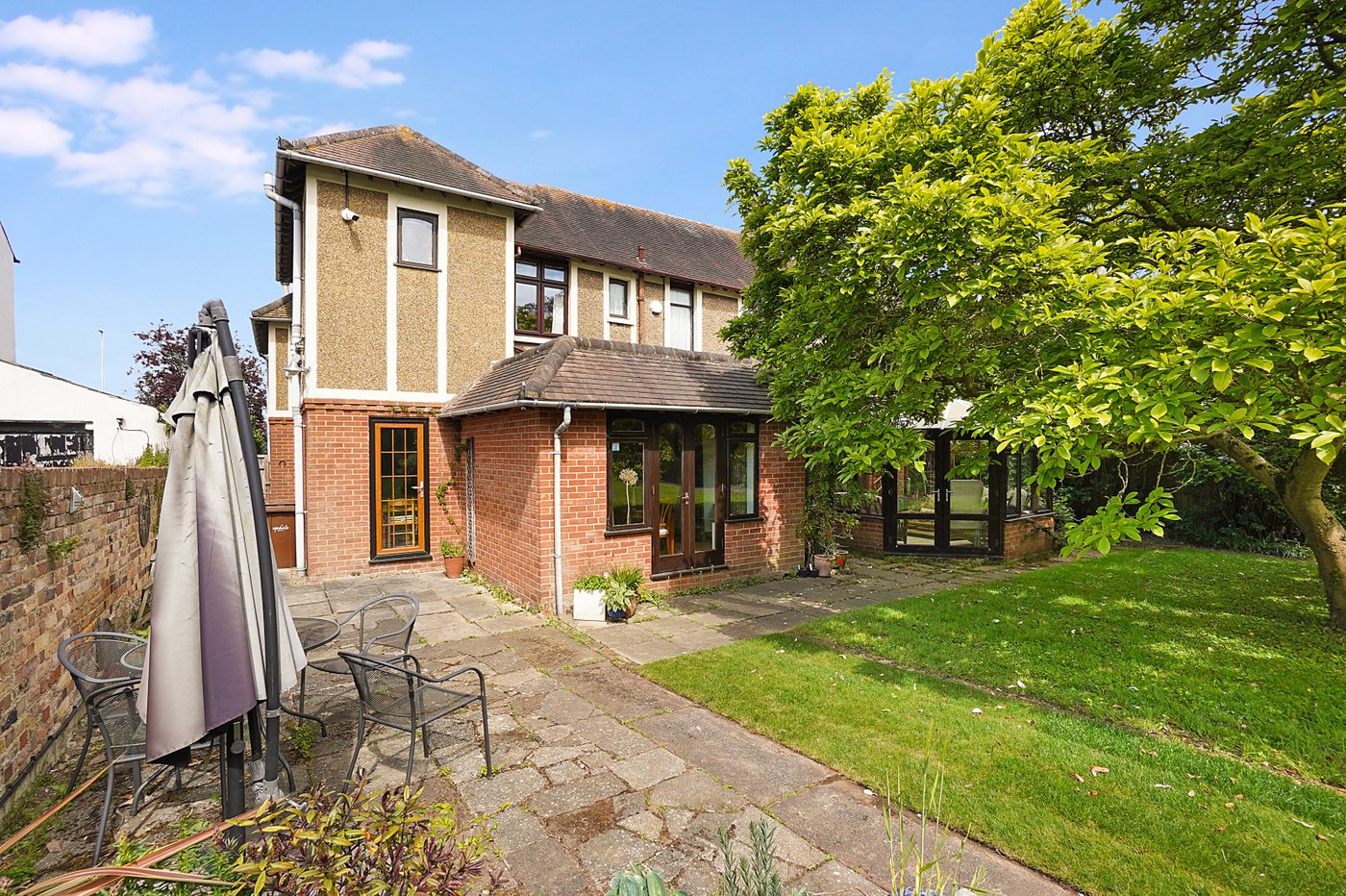 4 bedroom house for sale in Rainham | Robinson Michael & Jackson