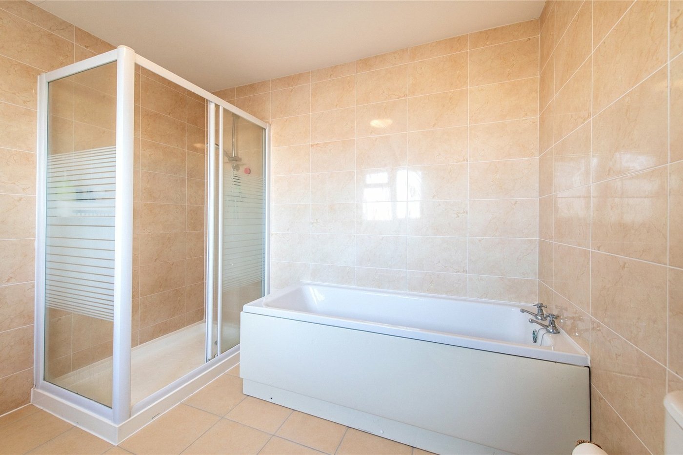 4 bedroom house for sale in Rainham | Robinson Michael & Jackson