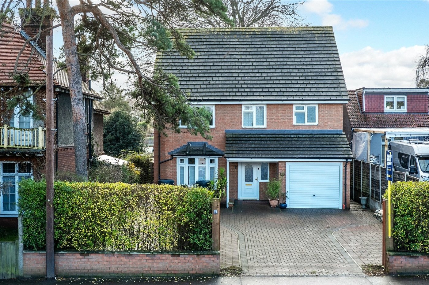 4 bedroom house for sale in Rainham | Robinson Michael & Jackson