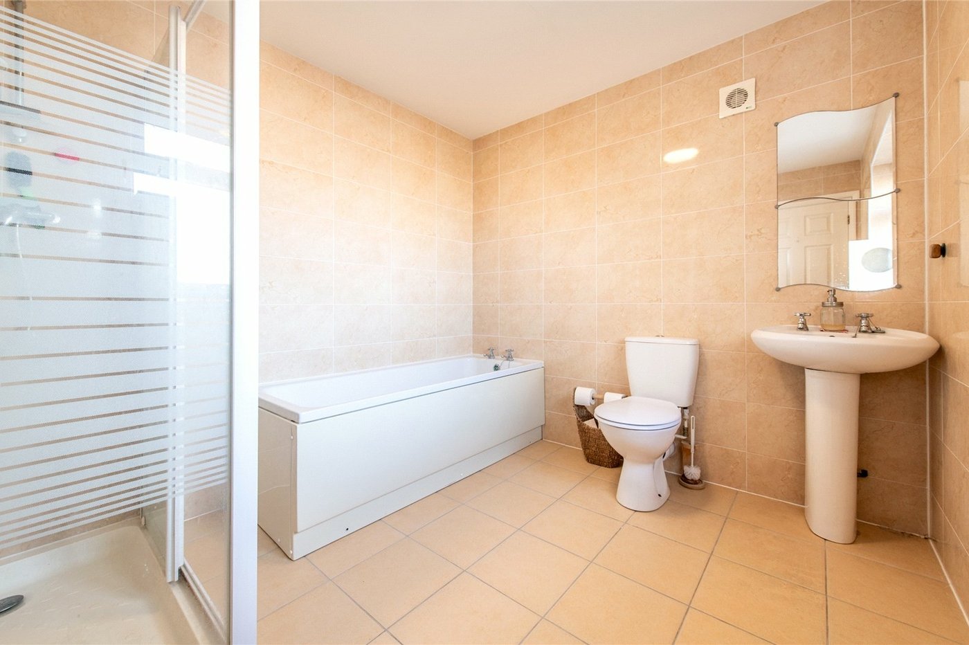 4 bedroom house for sale in Rainham | Robinson Michael & Jackson