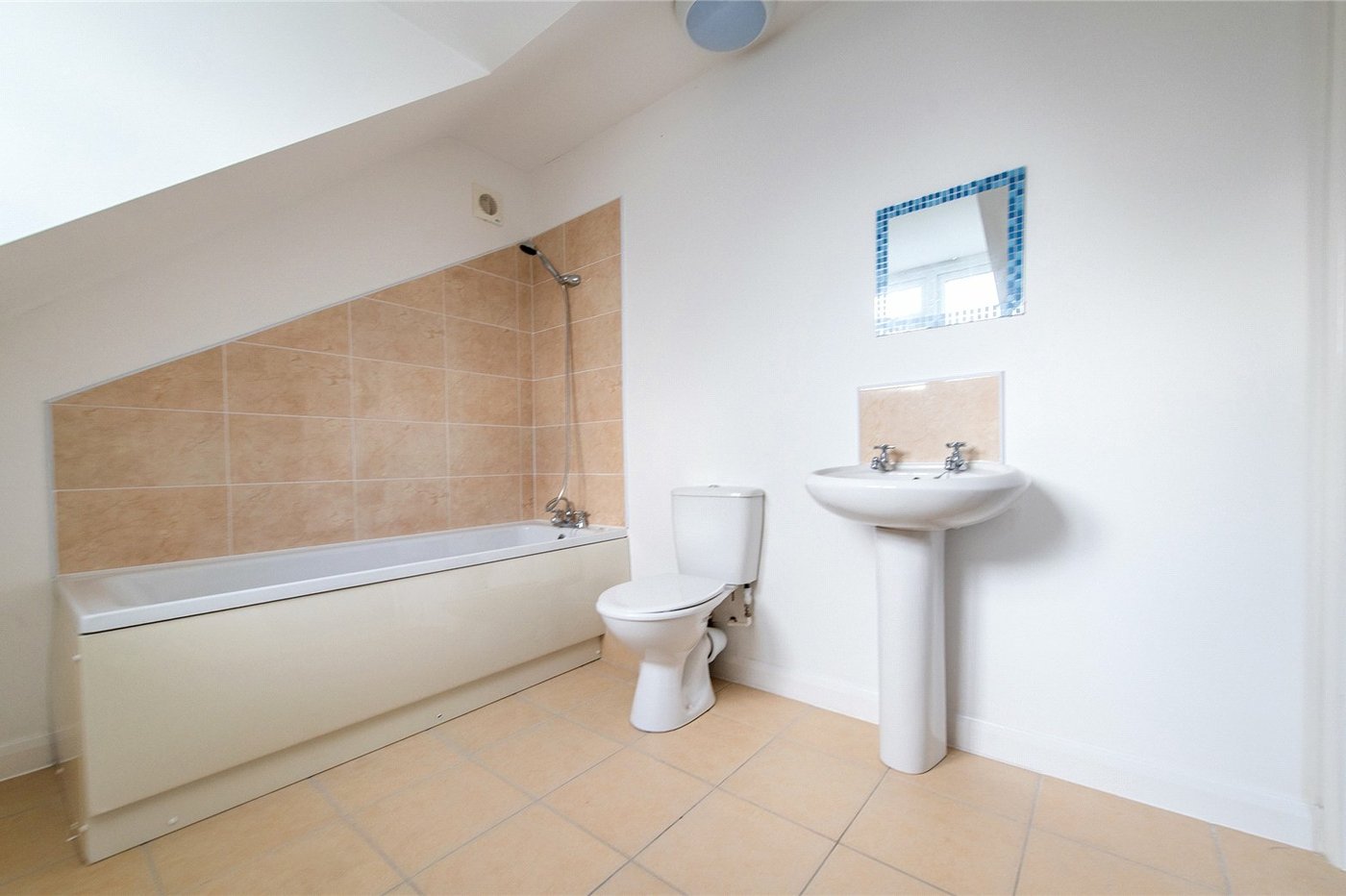 4 bedroom house for sale in Rainham | Robinson Michael & Jackson