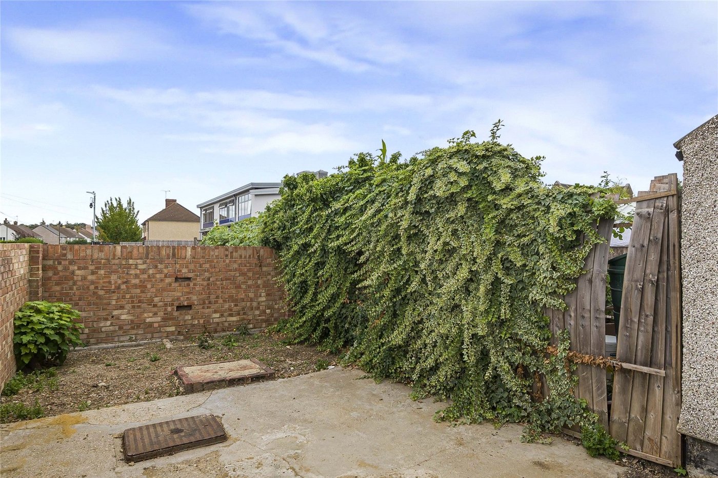 2 bedroom house for sale in Stone | Robinson Jackson