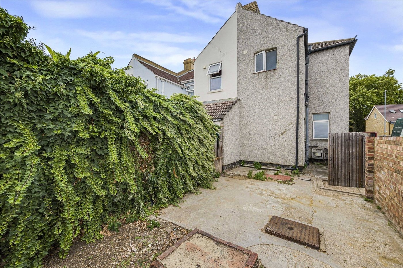 2 bedroom house for sale in Stone | Robinson Jackson
