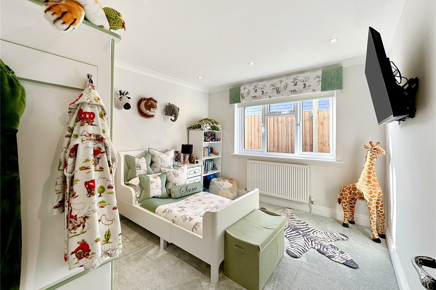 4 bedroom bungalow for sale in West Kingsdown | Robinson Jackson