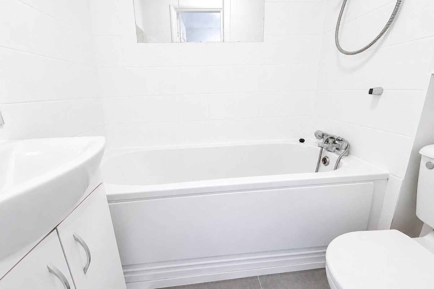 2 bedroom house for sale in London | Robinson Jackson