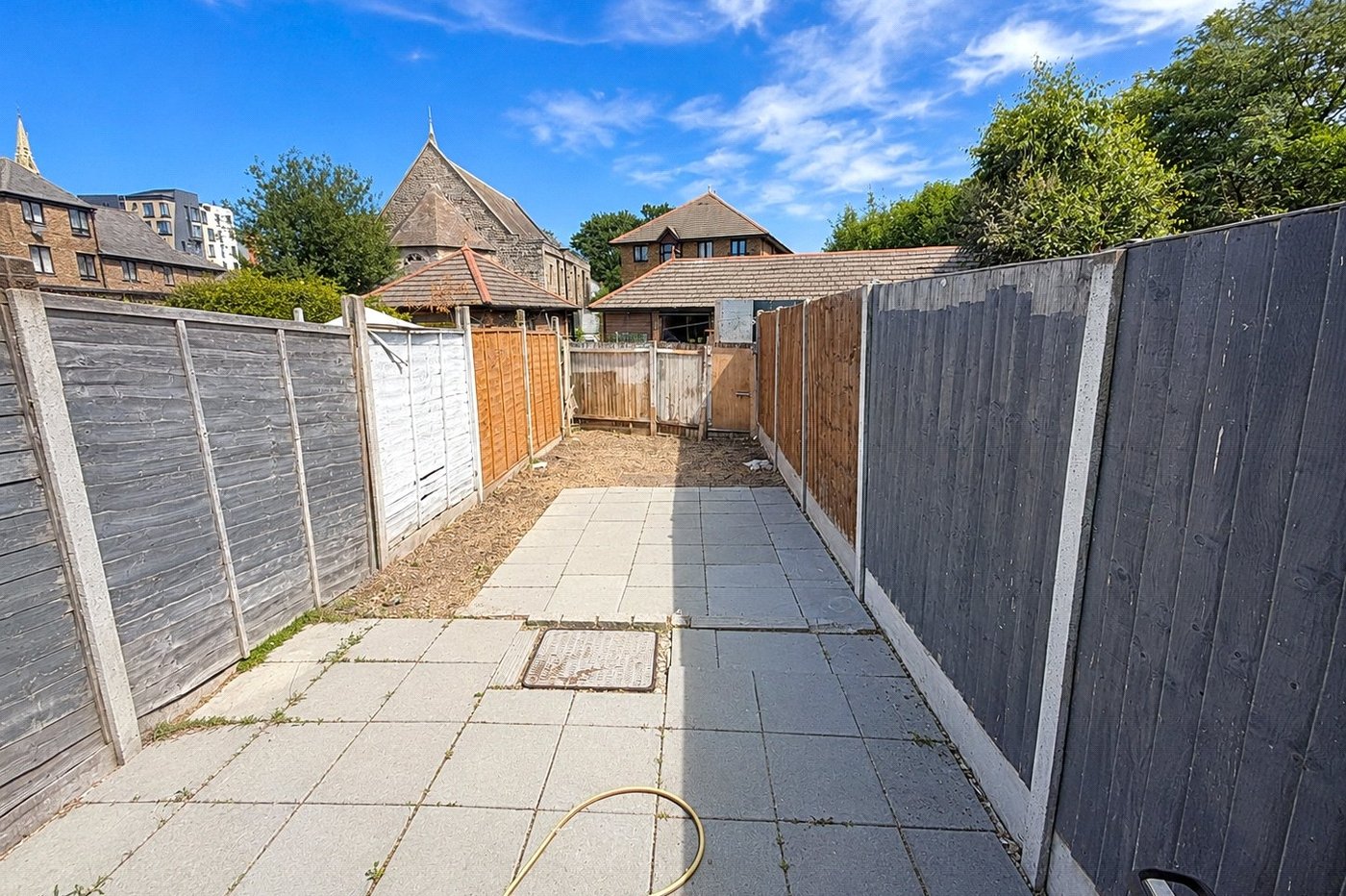 2 bedroom house for sale in London | Robinson Jackson