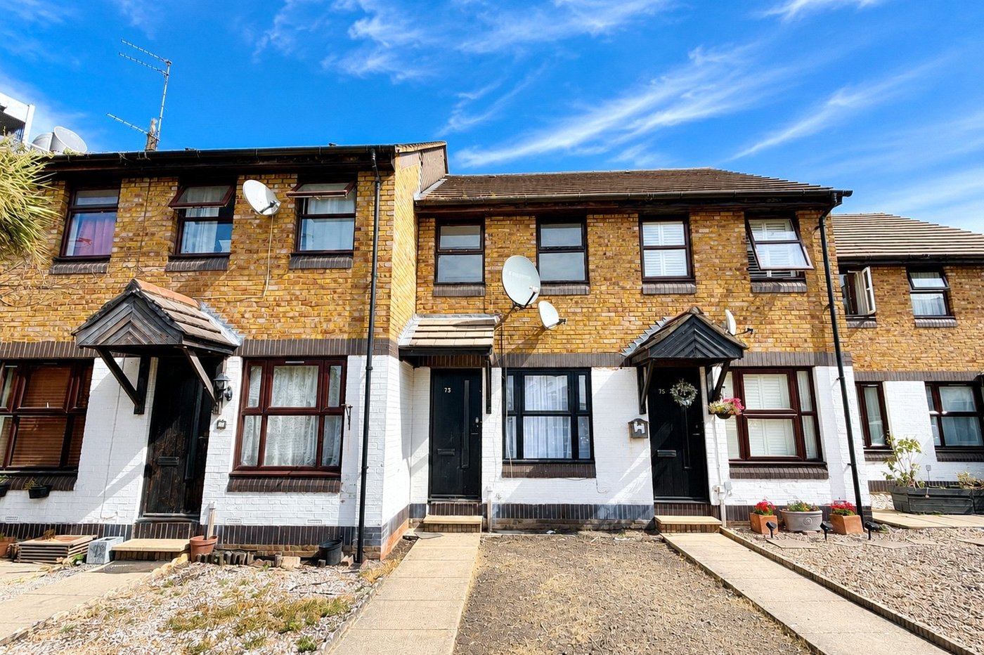 2 bedroom house for sale in London | Robinson Jackson