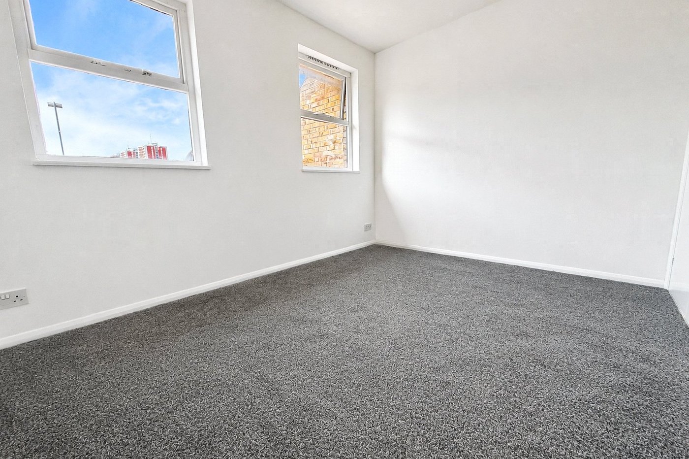 2 bedroom house for sale in London | Robinson Jackson