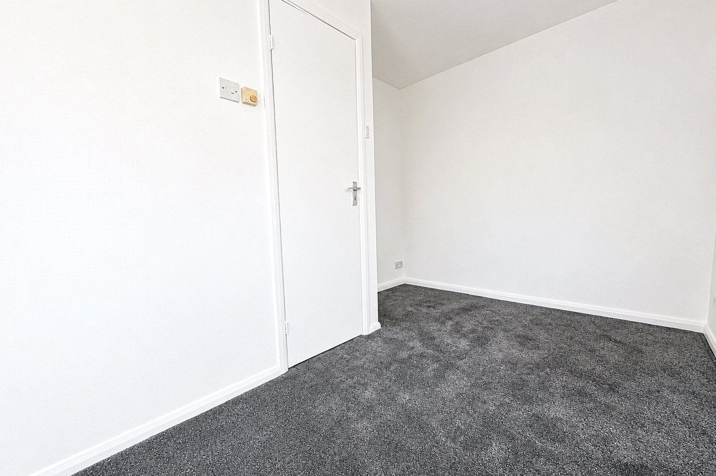 2 bedroom house for sale in London | Robinson Jackson